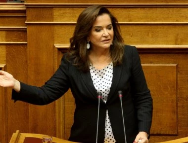 Ντ. Μπακογιάννη: «Προκαλώ δημόσια τον κ. Κοτζιά να καταθέσει τα έγγραφα για το Σκοπιανό, αν αντέχει»